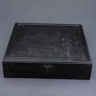 珍宝旧藏和田玉包金镶嵌套装箱 清和田玉永莲花诗文花瓶一组 玉质细腻